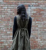 Load image into Gallery viewer, Froncé Réglable Chambermaid Dress
