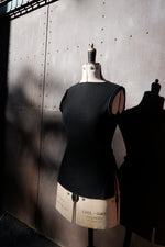 Load image into Gallery viewer, Woollen Gauze Mock Neck Singlet
