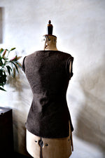 Load image into Gallery viewer, Woollen Gauze Mock Neck Singlet
