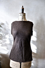 Load image into Gallery viewer, Woollen Gauze Mock Neck Singlet
