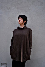 Load image into Gallery viewer, Wool Raglan Sweater
