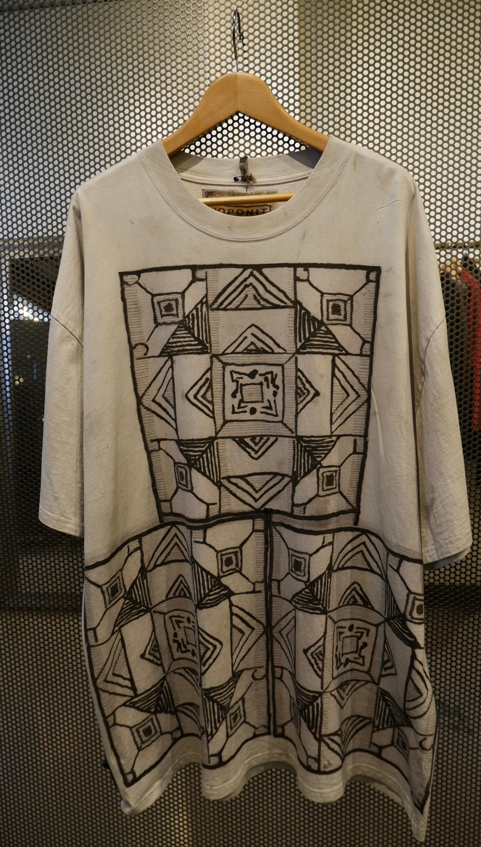 OCTGRDISGYP300 Oversized Cotton Tee Grey Distressed Treatment Gypset