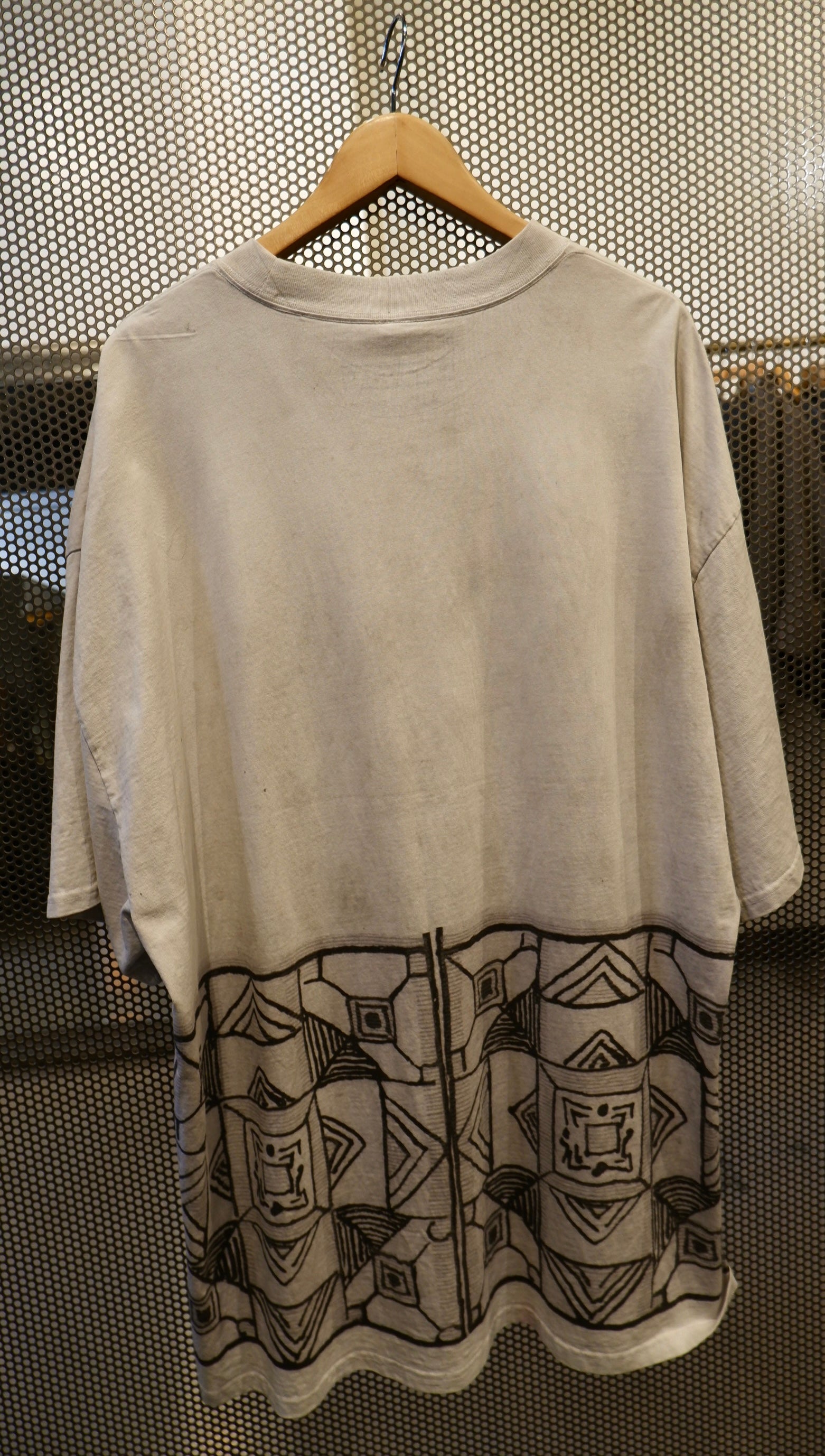 OCFTGRRDISGYP250 Oversized Cotton Tee Grey Distressed Treatment Gypset