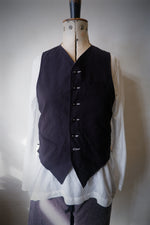 Load image into Gallery viewer, Reversible Classic Vest
