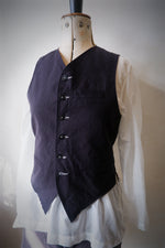 Load image into Gallery viewer, Reversible Classic Vest
