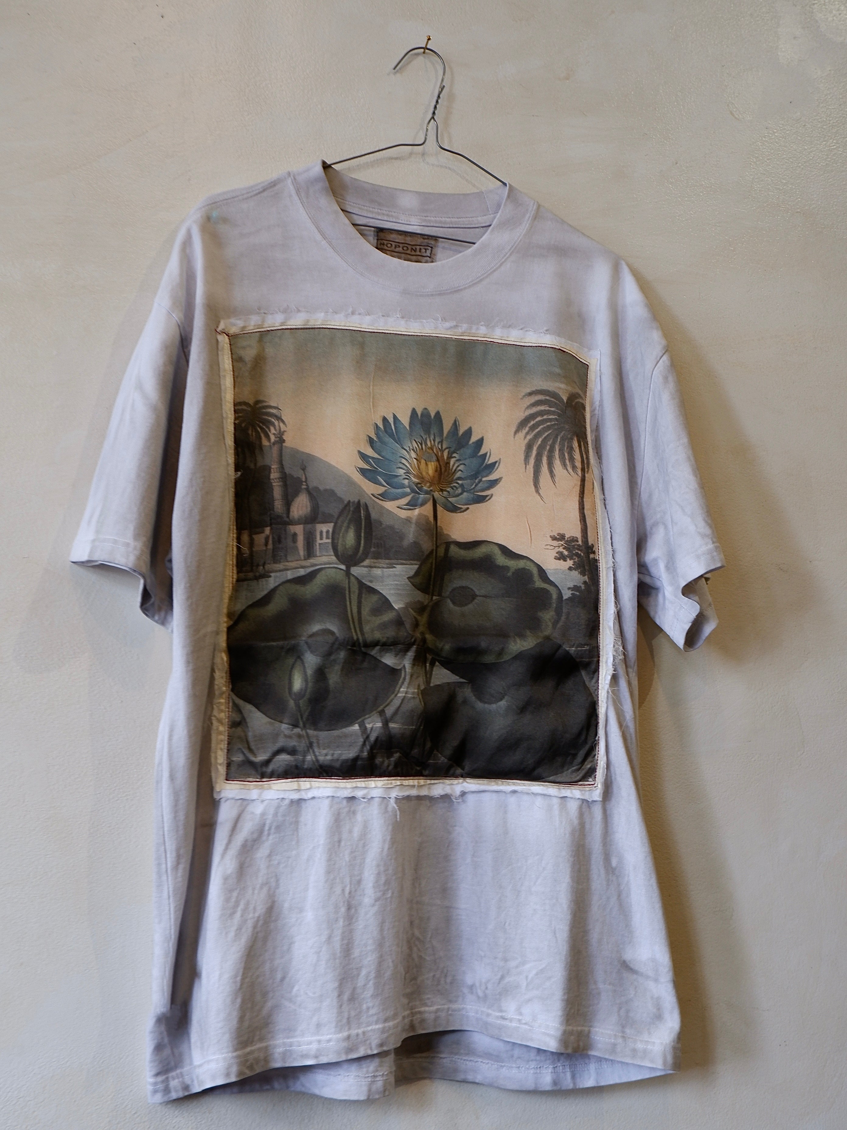 CSKTDISRTWLCR60 ROBERT THORNTON WATERLILY DISTRESSED TEE CREAM SILK
