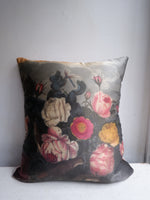 Load image into Gallery viewer, CUSHSVRTCRRO40 ROBERT THORNTON ROSES CREAM SILK
