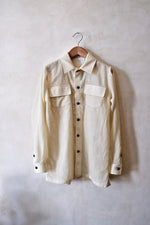 Load image into Gallery viewer, Woollen Gauze Open Collar Shirt
