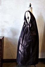 Load image into Gallery viewer, Froncé Réglable Chambermaid Dress
