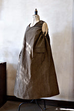 Load image into Gallery viewer, Froncé Réglable Chambermaid Dress
