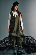 Load image into Gallery viewer, Froncé Réglable Chambermaid Dress
