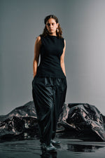 Load image into Gallery viewer, Woollen Gauze Mock Neck Singlet
