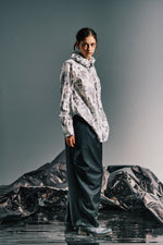 Load image into Gallery viewer, Dessin Victorian Collar Shirt
