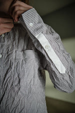 Load image into Gallery viewer, Selvage Stand Collar Shirt
