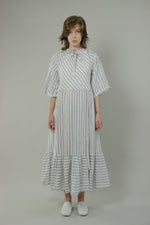 Load image into Gallery viewer, Sleeved Musubi Dress
